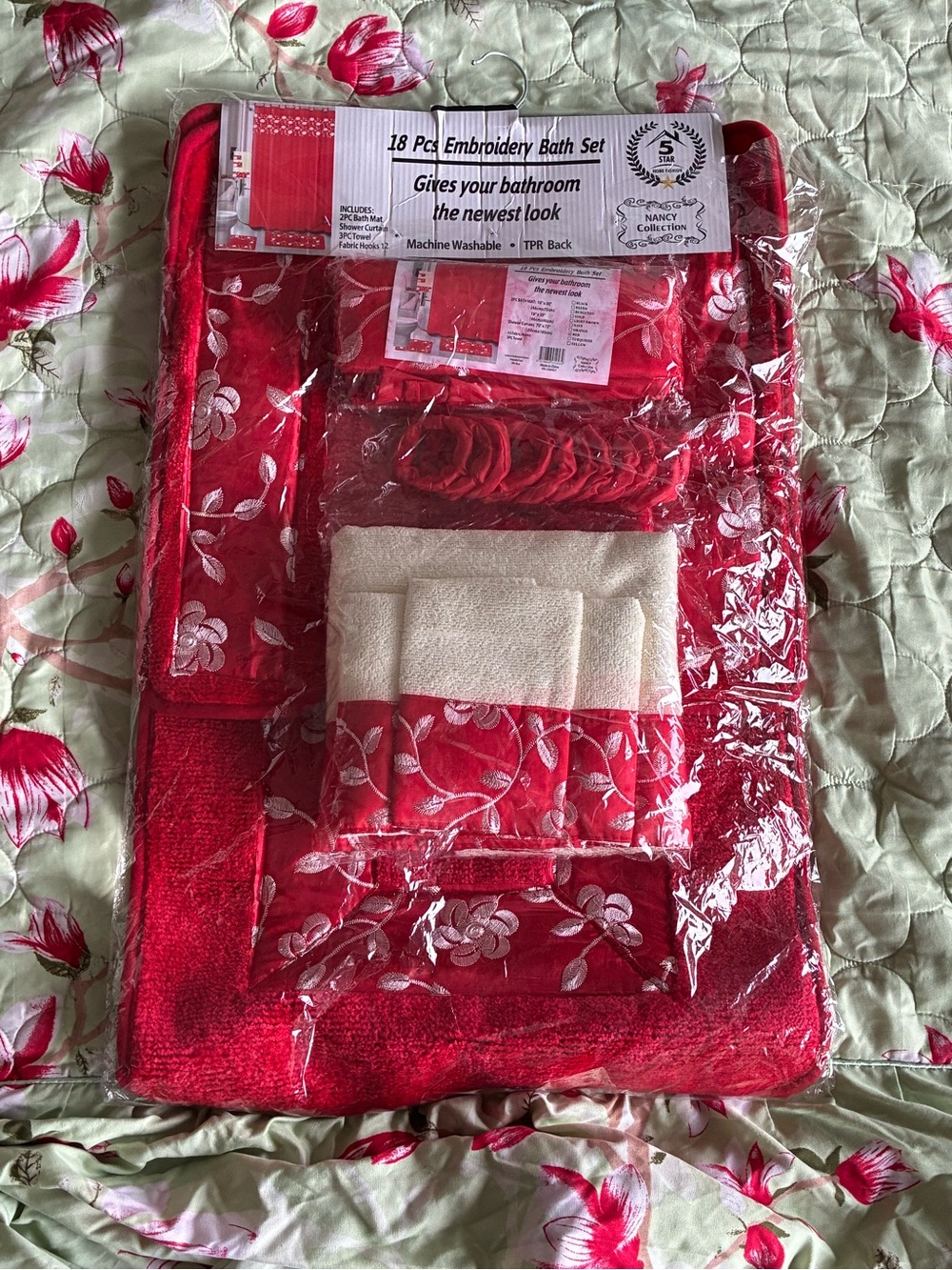 NY Collection Red and White Embroidered Bath Towel Set